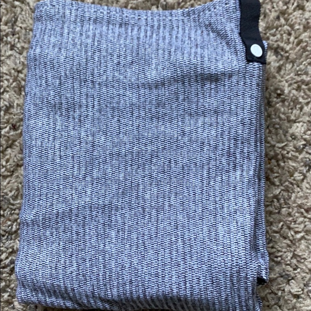 Lululemon snap infinity scarf